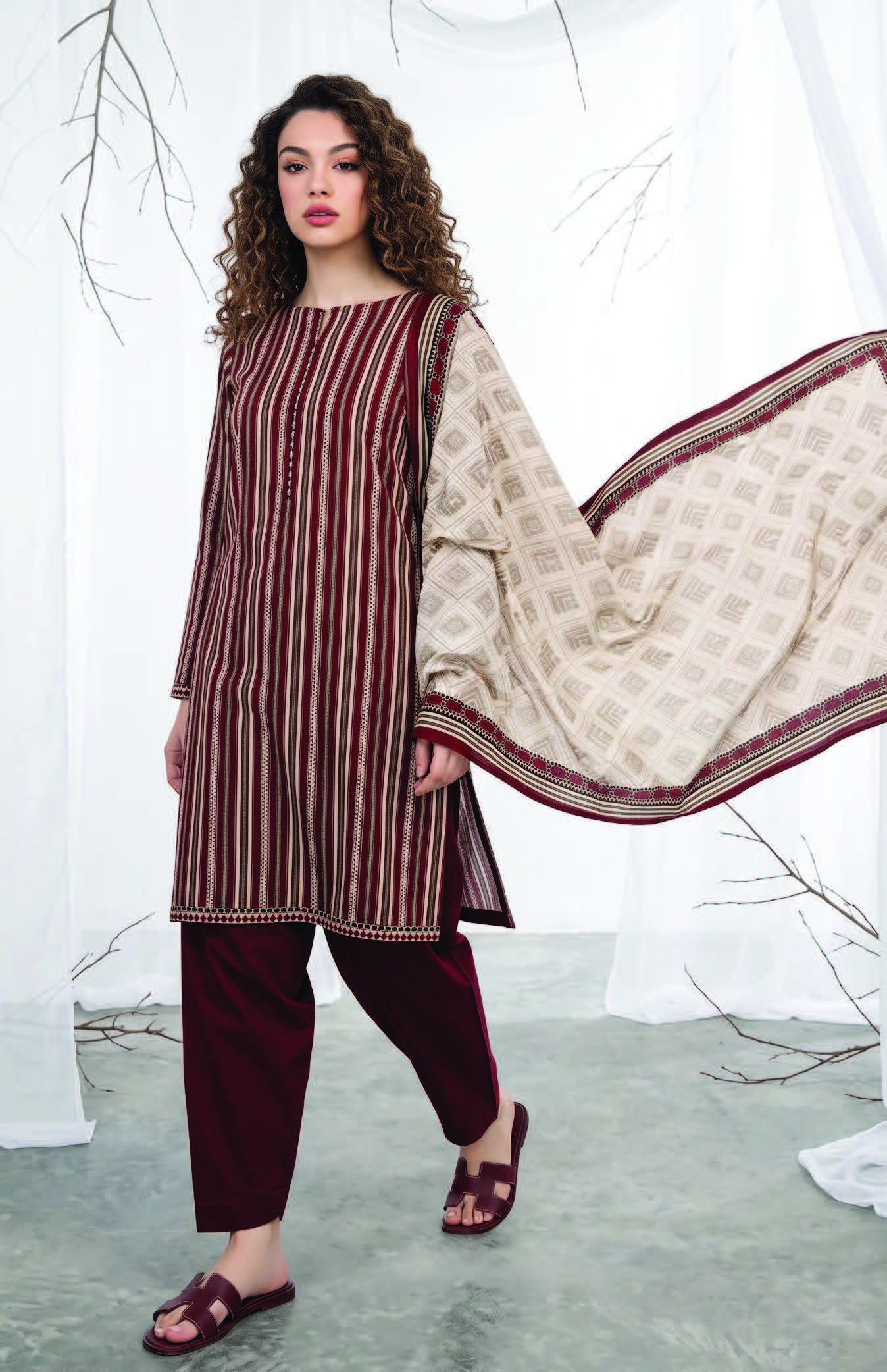 Salina Khaddar Vol 2 — Article 05 view 4