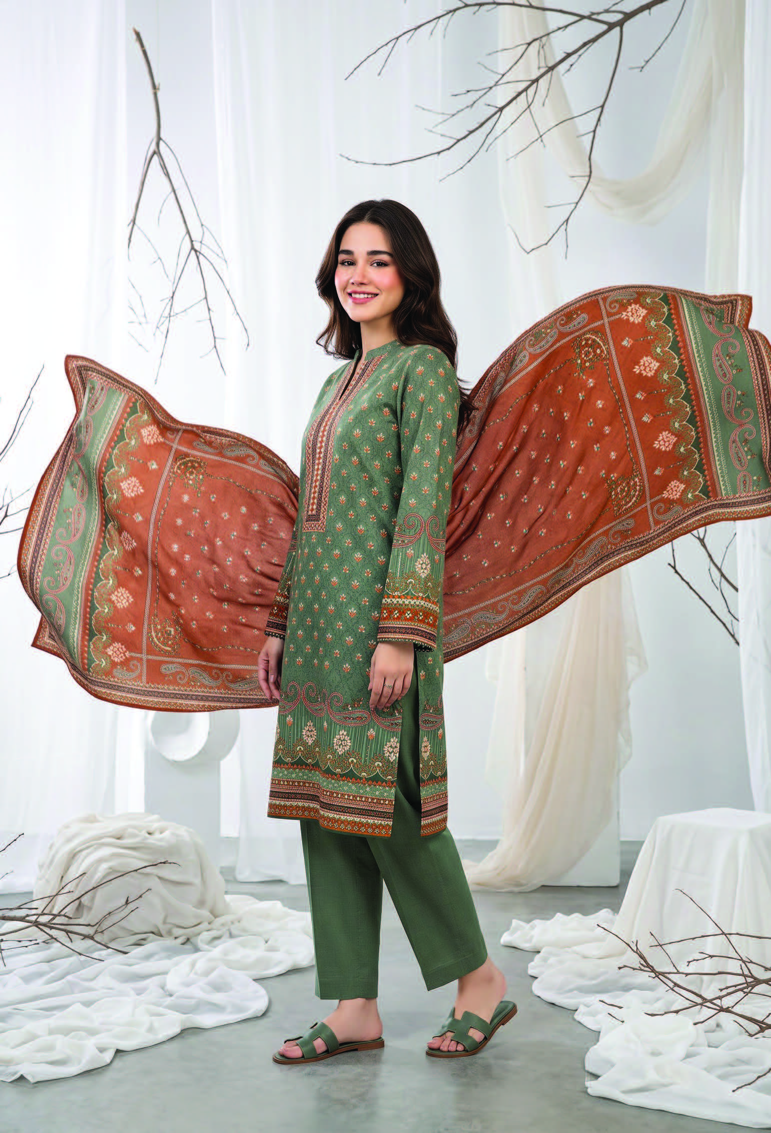 Salina Khaddar Vol 2 — Article 08 view 3